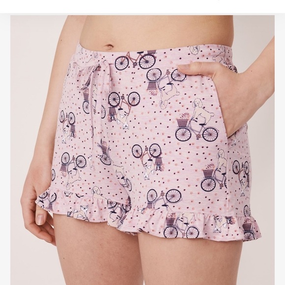 Pink ruffle detail shorts - Picture 3 of 5